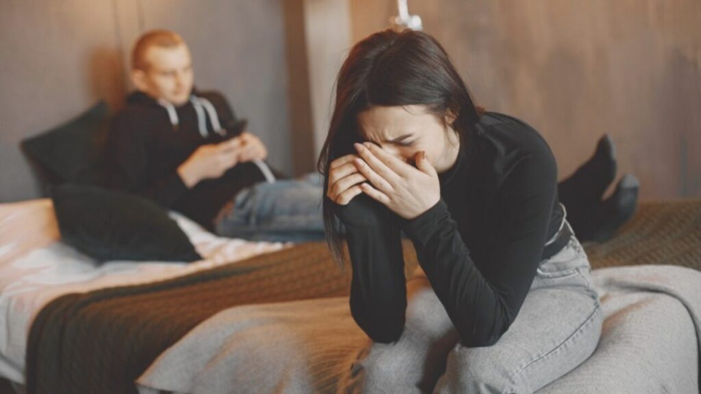 3 Signs He’s Just Stringing You Along